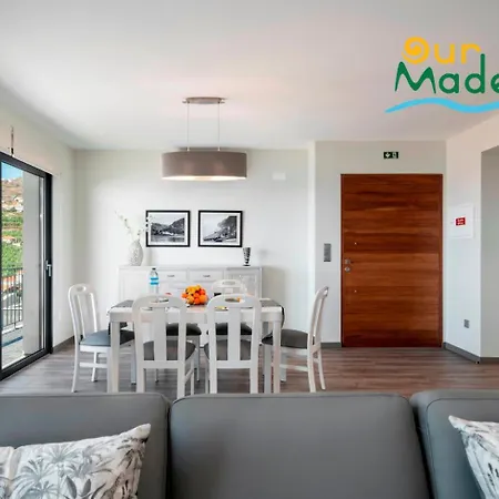 Вилла Ourmadeira - Casa Amaro Sunset, Contemporary