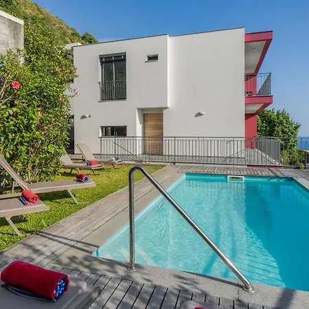 Ourmadeira - Casa Amaro Sunset, Contemporary Calheta (Madeira)